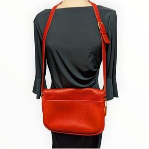 COACH Vintage Style City Flap Turn Lock Leather Crossbody/Shoulder Bag